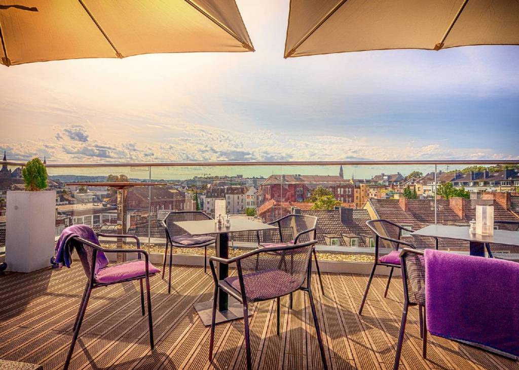 Pour une terrasse éclatante en bois exotique !